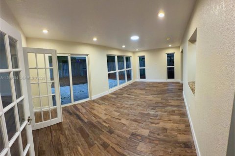 House in Coral Springs, Florida 3 bedrooms, 133.59 sq.m. № 2005389 - photo 7