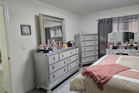 Casa en venta en Spring Hill, Florida, 4 dormitorios, 168.34 m2 № 1750162 - foto 23