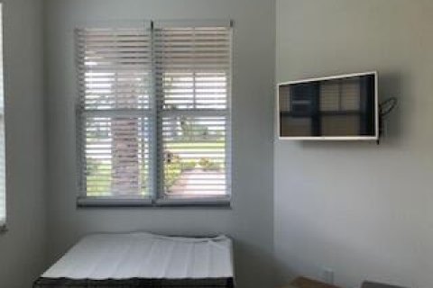 House in Port St. Lucie, Florida 3 bedrooms, 152.92 sq.m. № 2083425 - photo 29