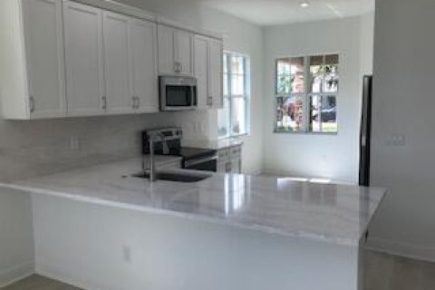 House in Port St. Lucie, Florida 3 bedrooms, 152.92 sq.m. № 2083425 - photo 7