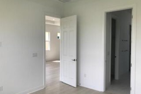 House in Port St. Lucie, Florida 3 bedrooms, 152.92 sq.m. № 2083425 - photo 9