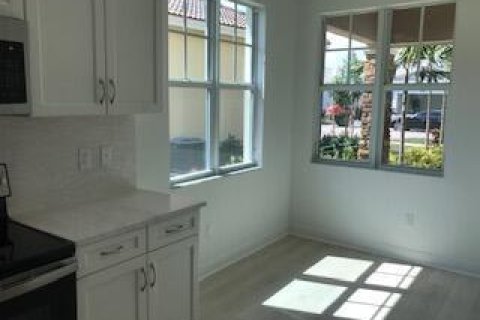 House in Port St. Lucie, Florida 3 bedrooms, 152.92 sq.m. № 2083425 - photo 6