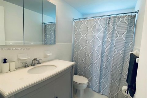 Condominio en alquiler en Bay Harbor Islands, Florida, 2 dormitorios, 134.71 m2 № 1888965 - foto 10
