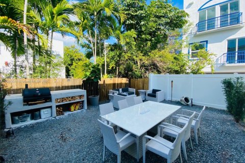 Condominio en alquiler en Bay Harbor Islands, Florida, 2 dormitorios, 134.71 m2 № 1888965 - foto 12