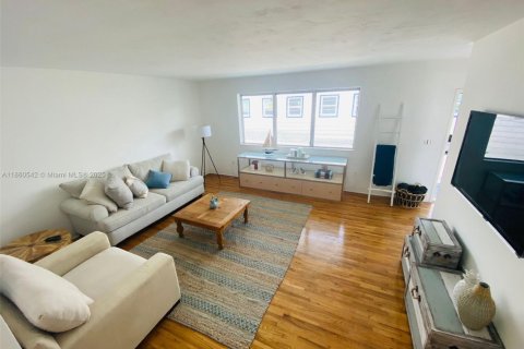 Condominio en alquiler en Bay Harbor Islands, Florida, 2 dormitorios, 134.71 m2 № 1888965 - foto 3