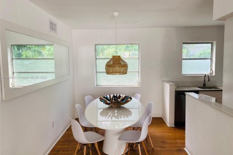 Condominio en alquiler en Bay Harbor Islands, Florida, 2 dormitorios, 134.71 m2 № 1888965 - foto 5
