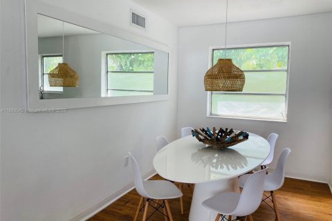 Condominio en alquiler en Bay Harbor Islands, Florida, 2 dormitorios, 134.71 m2 № 1888965 - foto 6