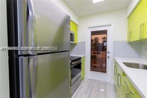 Condominio en alquiler en Hollywood, Florida, 1 dormitorio, 69.68 m2 № 2026450 - foto 5