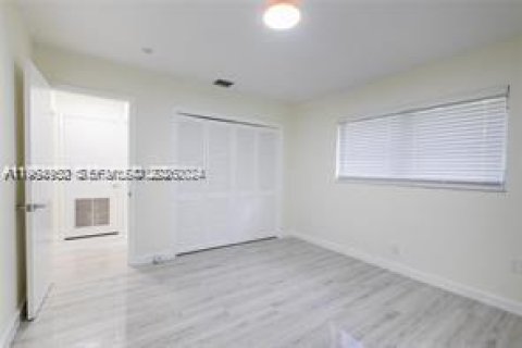 Condominio en alquiler en Hollywood, Florida, 1 dormitorio, 69.68 m2 № 2026450 - foto 11