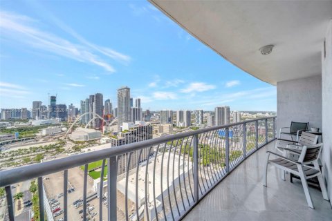 Condo in Miami, Florida, 1 bedroom  № 2252108 - photo 10