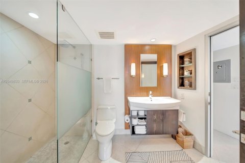 Condo in Miami, Florida, 1 bedroom  № 2252108 - photo 19
