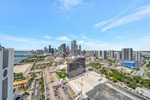 Condo in Miami, Florida, 1 bedroom  № 2252108 - photo 9