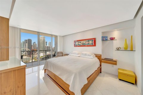 Condo in Miami, Florida, 1 bedroom  № 2252108 - photo 12