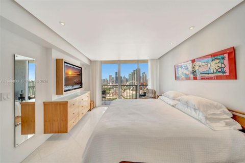Condo in Miami, Florida, 1 bedroom  № 2252108 - photo 13