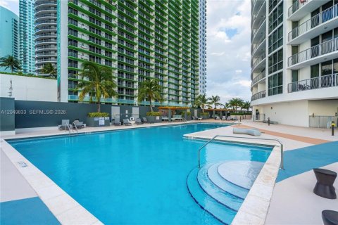 Condo in Miami, Florida, 1 bedroom  № 2252108 - photo 21