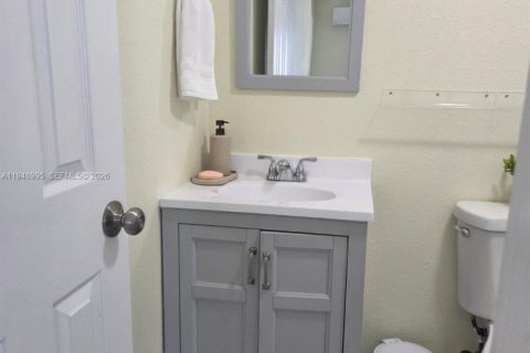 Снять в аренду коммерческую недвижимость в Хайалиа, Флорида 2 спальни, 264.12м2, № 2004836 - фото 22