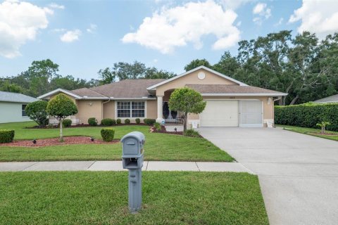 House in Spring Hill, Florida 3 bedrooms, 183.48 sq.m. № 1903869 - photo 1