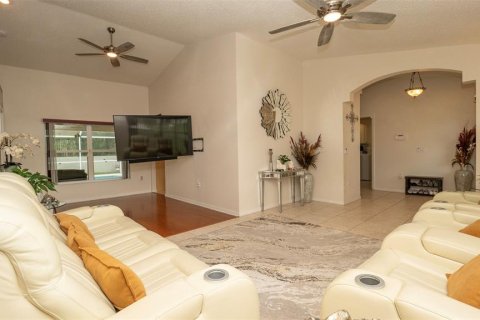 House in Spring Hill, Florida 3 bedrooms, 183.48 sq.m. № 1903869 - photo 5