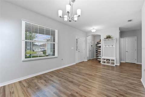 House in Lakeland, Florida 5 bedrooms, 297.29 sq.m. № 1899937 - photo 5