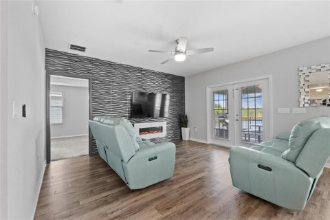 House in Lakeland, Florida 5 bedrooms, 297.29 sq.m. № 1899937 - photo 2