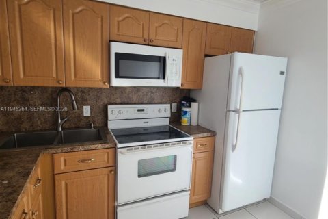 Снять в аренду кондоминиум в Хайалиа, Флорида 2 спальни, 75.44м2, № 2005461 - фото 5