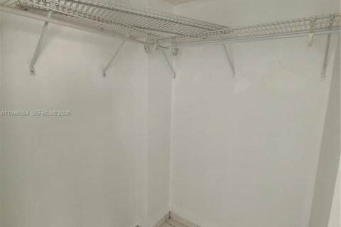 Снять в аренду кондоминиум в Хайалиа, Флорида 2 спальни, 75.44м2, № 2005461 - фото 16