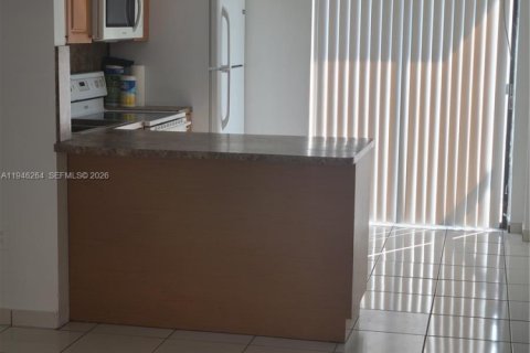 Снять в аренду кондоминиум в Хайалиа, Флорида 2 спальни, 75.44м2, № 2005461 - фото 3