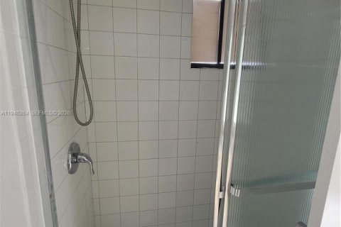 Снять в аренду кондоминиум в Хайалиа, Флорида 2 спальни, 75.44м2, № 2005461 - фото 20