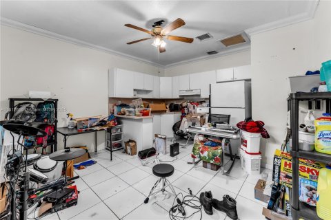 House in Homestead, Florida 5 bedrooms, 226.5 sq.m. № 1788352 - photo 10