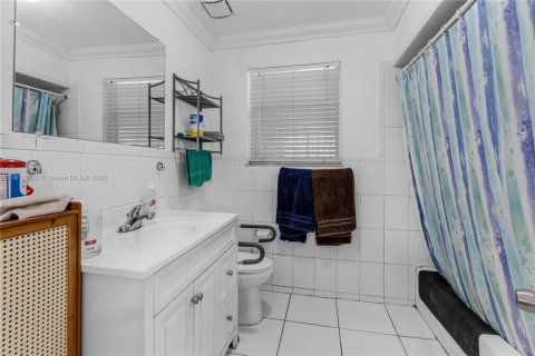 House in Homestead, Florida 5 bedrooms, 226.5 sq.m. № 1788352 - photo 12