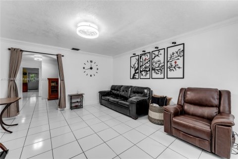 House in Homestead, Florida 5 bedrooms, 226.5 sq.m. № 1788352 - photo 4