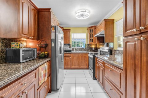 House in Homestead, Florida 5 bedrooms, 226.5 sq.m. № 1788352 - photo 7