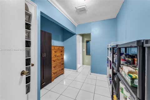 House in Homestead, Florida 5 bedrooms, 226.5 sq.m. № 1788352 - photo 19
