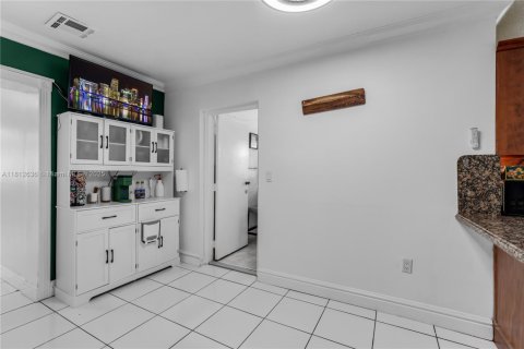 House in Homestead, Florida 5 bedrooms, 226.5 sq.m. № 1788352 - photo 6