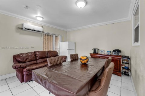 House in Homestead, Florida 5 bedrooms, 226.5 sq.m. № 1788352 - photo 18