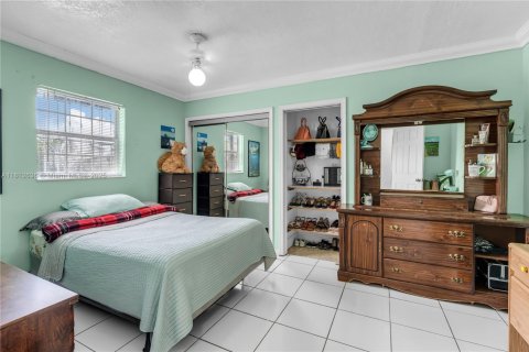 House in Homestead, Florida 5 bedrooms, 226.5 sq.m. № 1788352 - photo 14