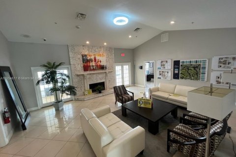 Condominio en venta en Sunrise, Florida, 1 dormitorio, 69.03 m2 № 1880297 - foto 4