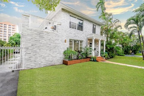 Apartment in Miami, Florida 3 bedrooms, 128.86 sq.m. № 2038422 - photo 23