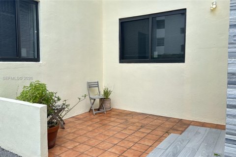 Apartment in Miami, Florida 3 bedrooms, 128.86 sq.m. № 2038422 - photo 13