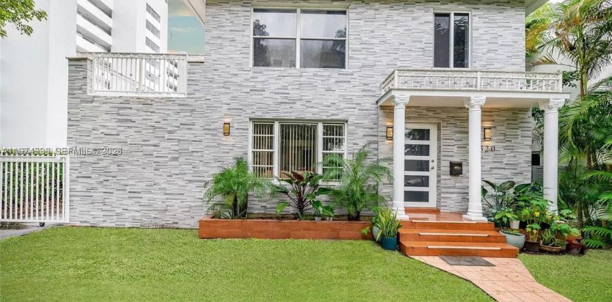 Apartment in Miami, Florida 3 bedrooms, 128.86 sq.m. № 2038422