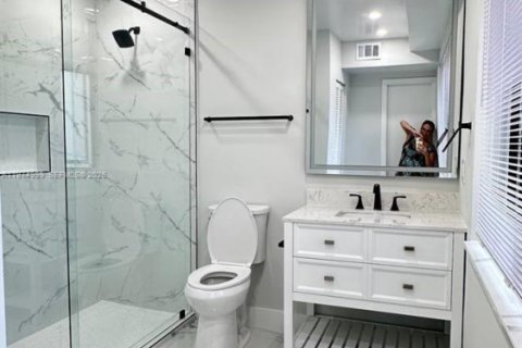 Apartment in Miami, Florida 3 bedrooms, 128.86 sq.m. № 2038422 - photo 11