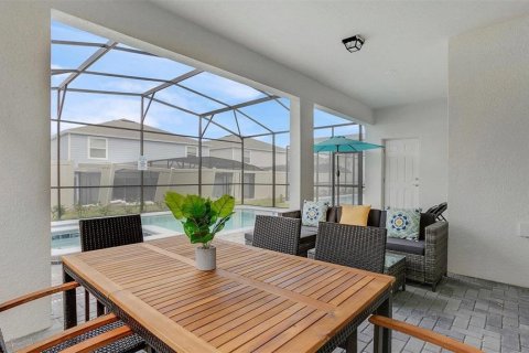 House in Davenport, Florida 7 bedrooms, 300.45 sq.m. № 2222743 - photo 29