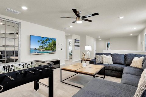 House in Davenport, Florida 7 bedrooms, 300.45 sq.m. № 2222743 - photo 6