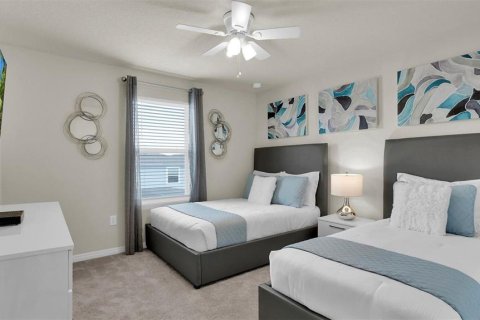 House in Davenport, Florida 7 bedrooms, 300.45 sq.m. № 2222743 - photo 14