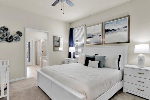 House in Davenport, Florida 7 bedrooms, 300.45 sq.m. № 2222743 - photo 8