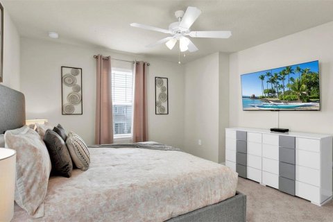 House in Davenport, Florida 7 bedrooms, 300.45 sq.m. № 2222743 - photo 20