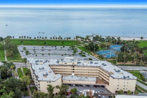 Condominio en venta en Saint Petersburg, Florida, 2 dormitorios, 125.42 m2 № 1824600 - foto 1