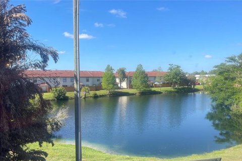 Condominio en alquiler en Orlando, Florida, 2 dormitorios, 95.88 m2 № 2115217 - foto 15