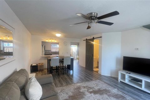 Condominio en alquiler en Orlando, Florida, 2 dormitorios, 95.88 m2 № 2115217 - foto 3