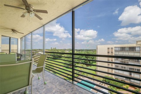 Condo in Lauderhill, Florida, 2 bedrooms № 2192374